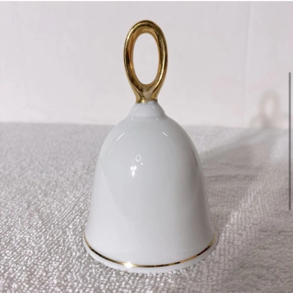 Vintage White Brown Gold Maple Ridge British Columbia Ceramic Souvenir Bell - Picture 4 of 11